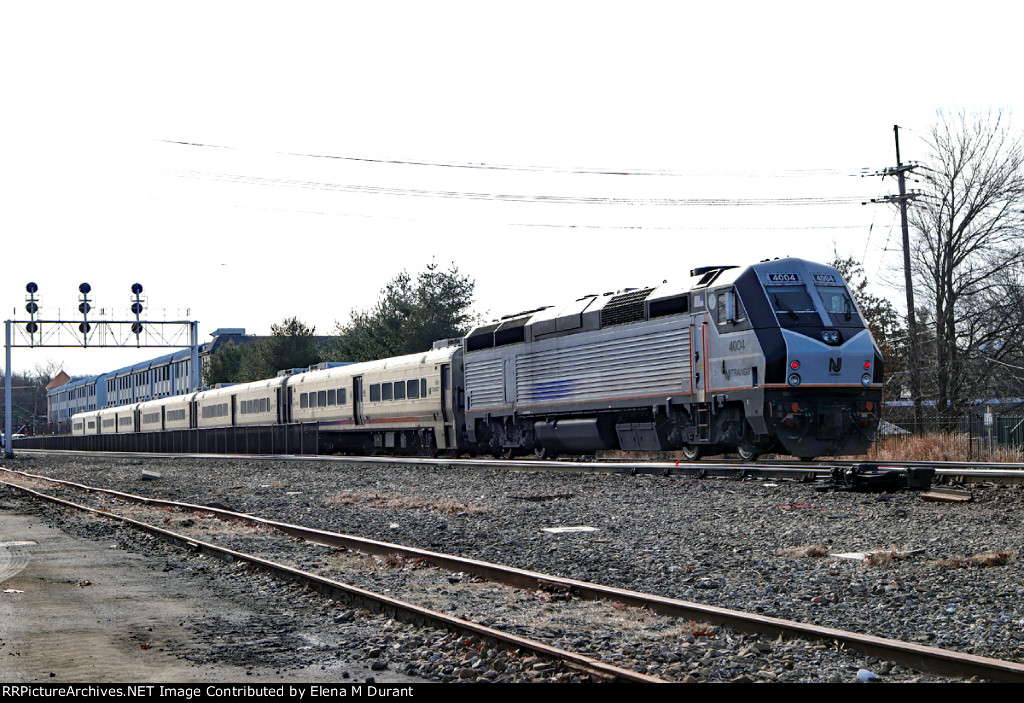 NJT 4004 on Train 1166